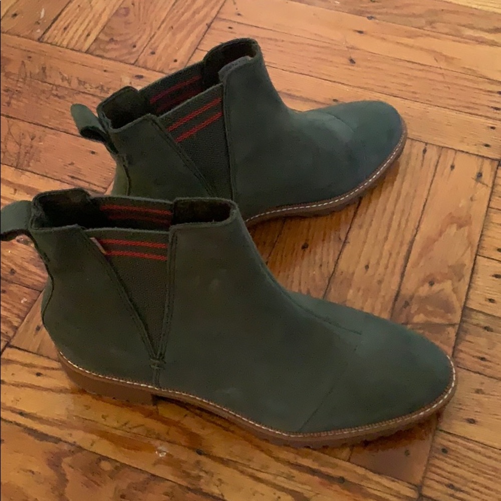 Dusty olive suede water resistant boots